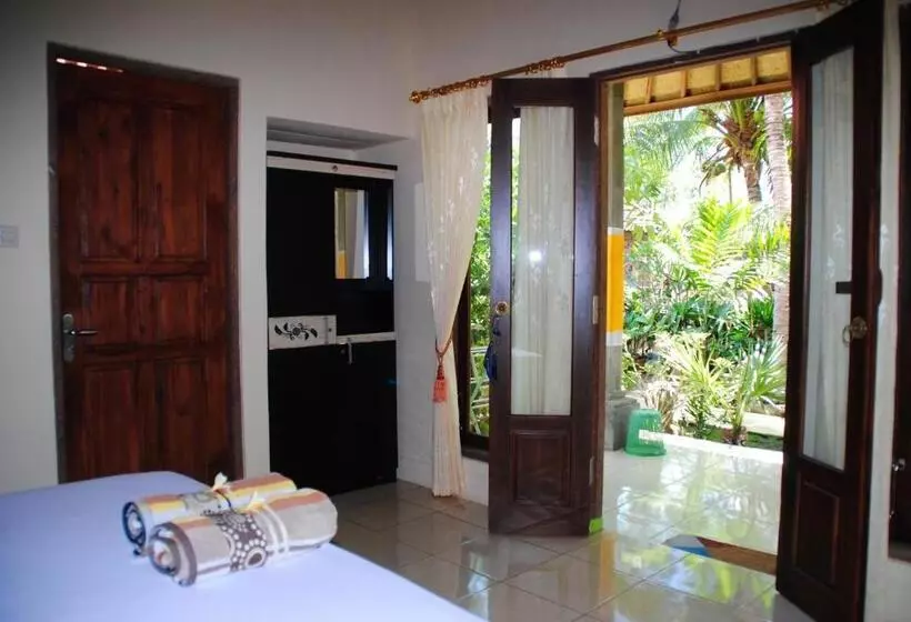 Aamiaismajoitus (B&B) Kubu Sari Guest House