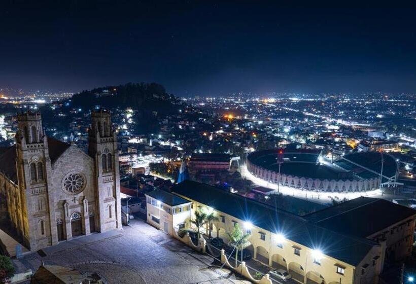 هتل Amontana Luxury Hôtel