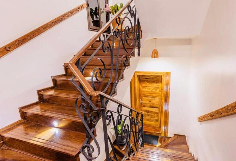 هتل Amontana Luxury Hôtel