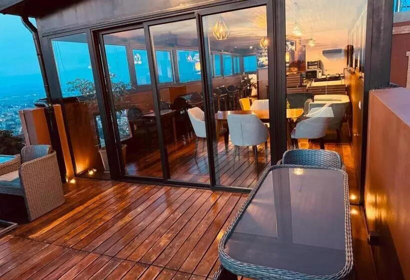 هتل Amontana Luxury Hôtel