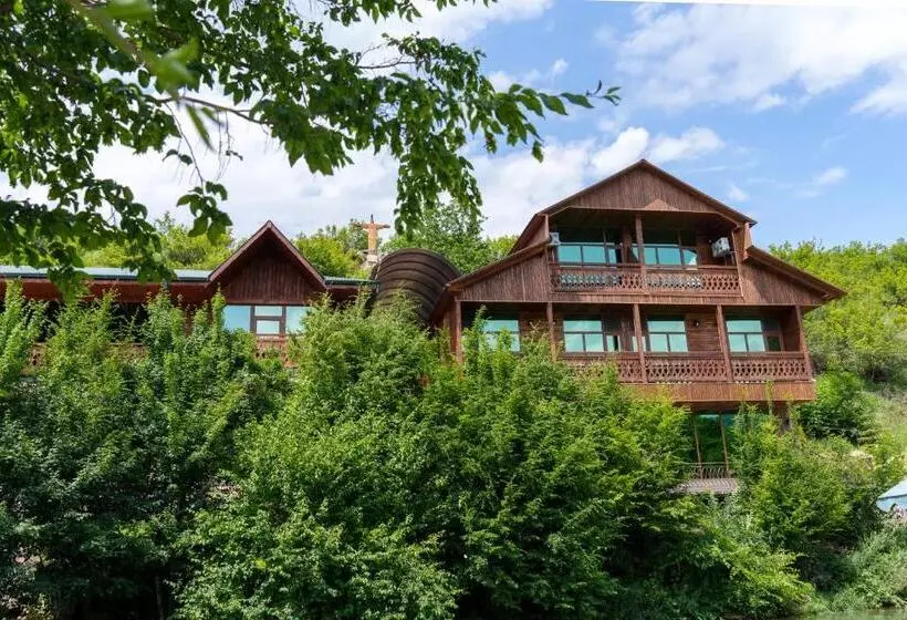 Hotelli Dan Resort