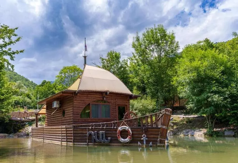 Hotelli Dan Resort