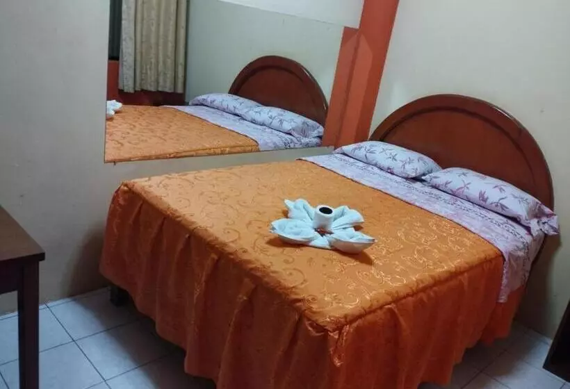 هتل Hostal Corona