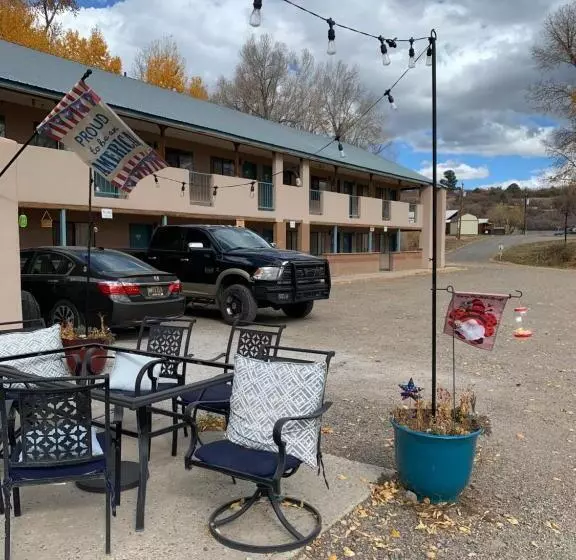 Motelli Down Home Lodge & Family Rv Resort