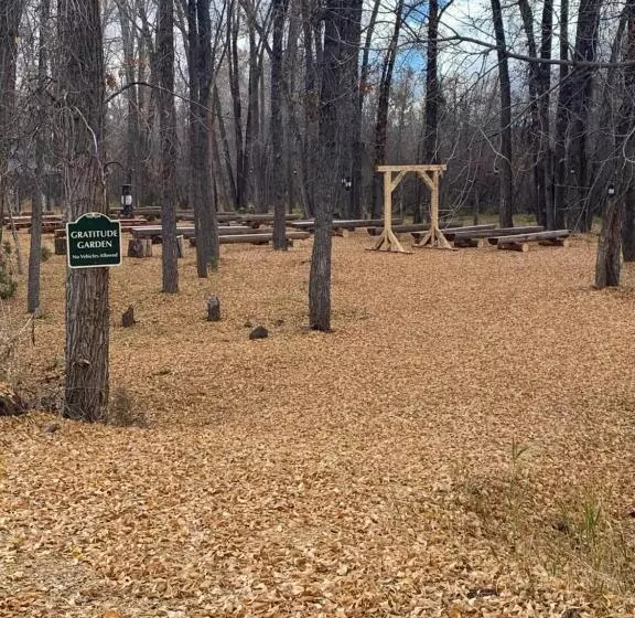 Motelli Down Home Lodge & Family Rv Resort