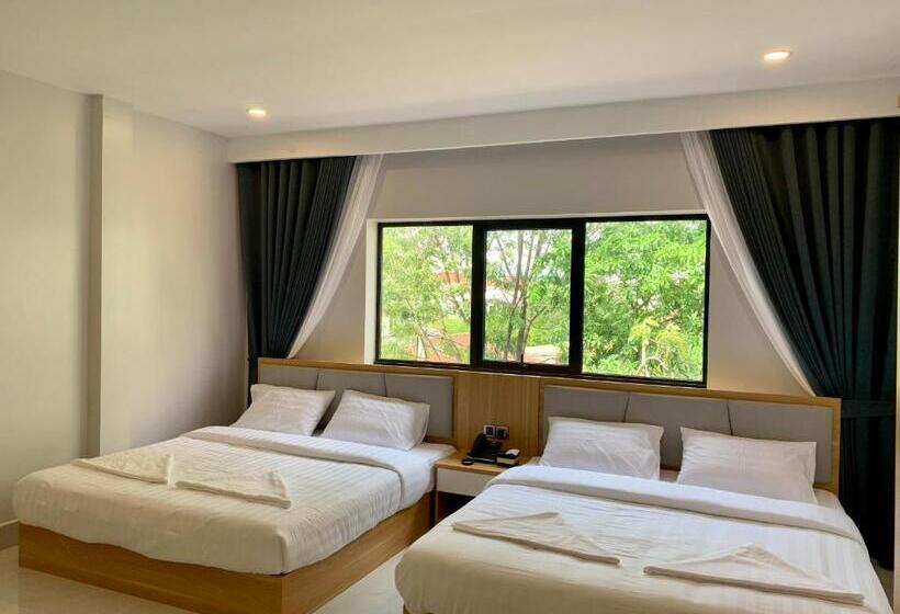 Nico’s Hotel And Skybar