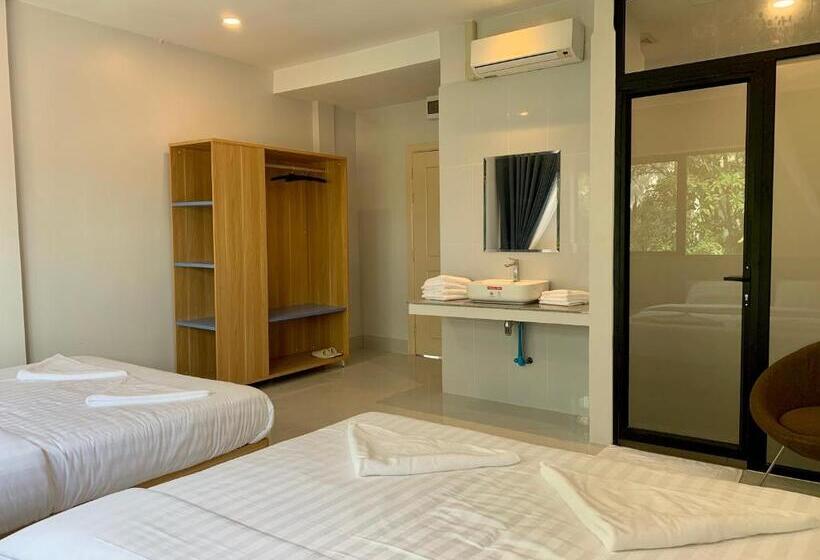 Nico’s Hotel And Skybar