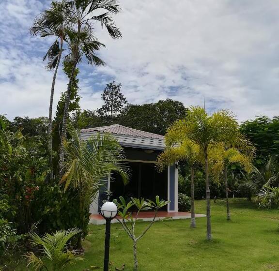 Пансион Green Tree Cottage