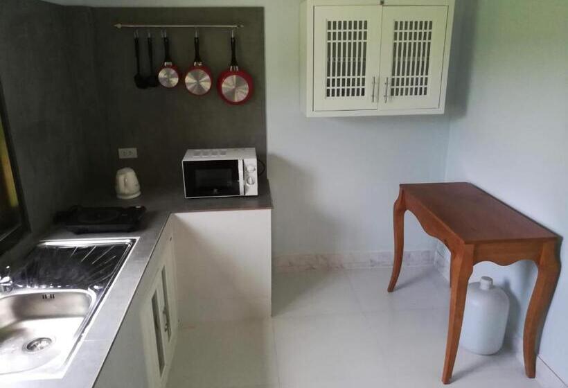 Пансион Green Tree Cottage