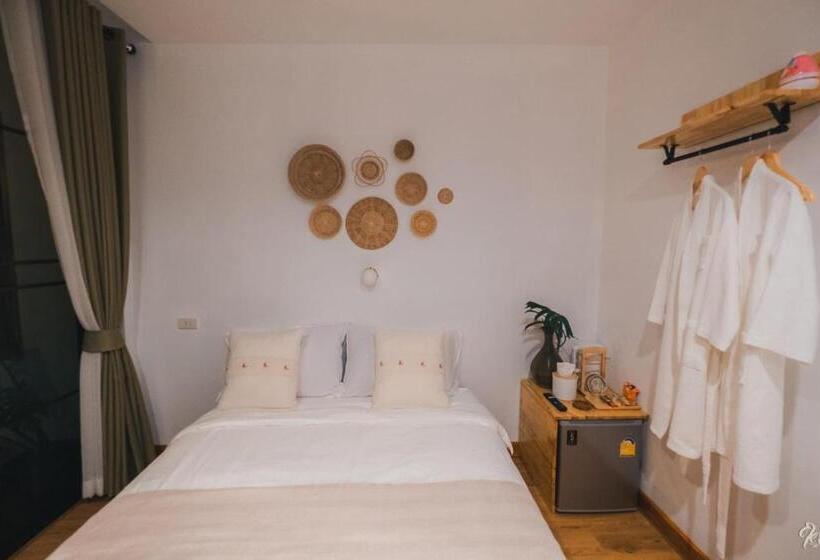 פנסיון Nana Field Cabin 2