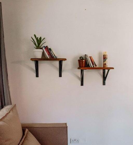 پانسیون Tropicana House