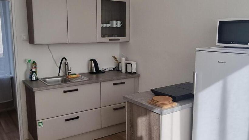 פנסיון Ubytovanie Funstar Topoľčany