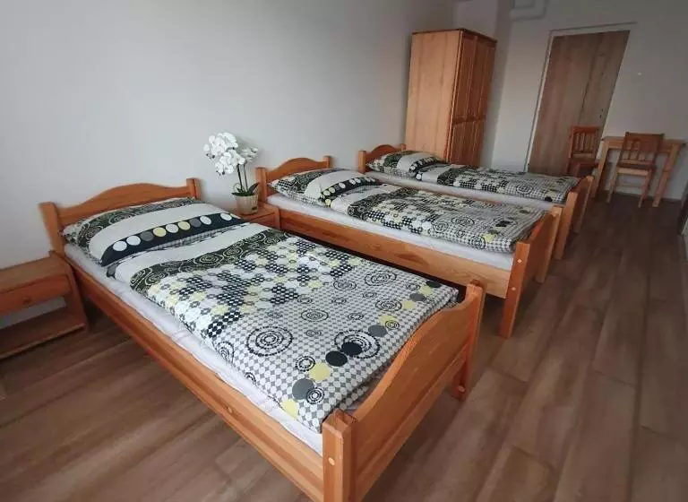 ペンション Ubytovanie Funstar Topoľčany