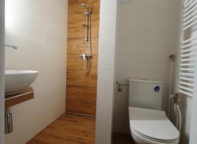 פנסיון Ubytovanie Funstar Topoľčany