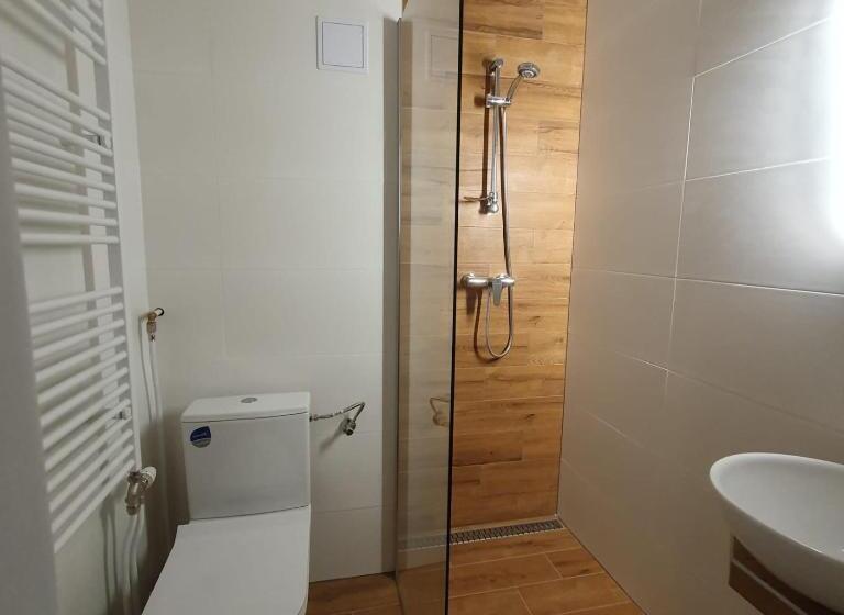 פנסיון Ubytovanie Funstar Topoľčany