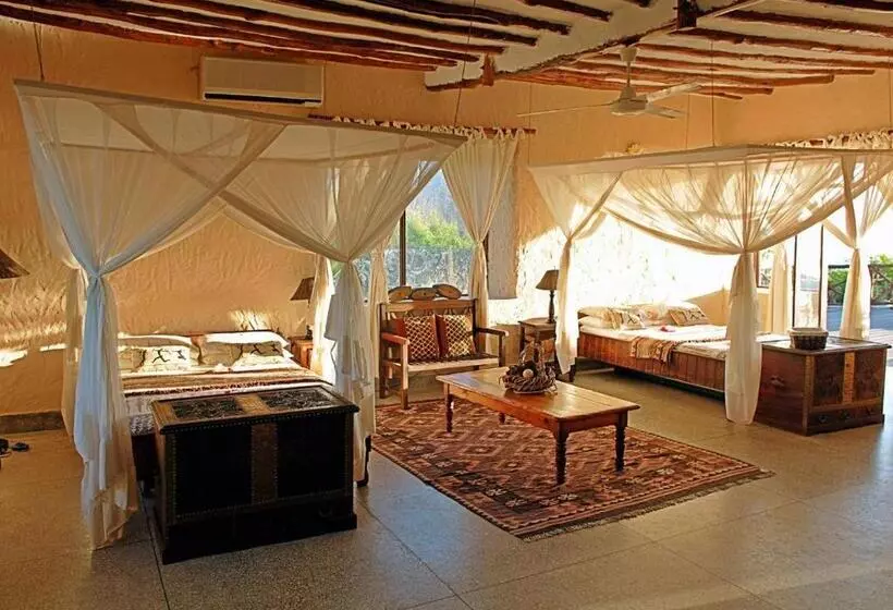 Lomakeskus Zi Villa Main House