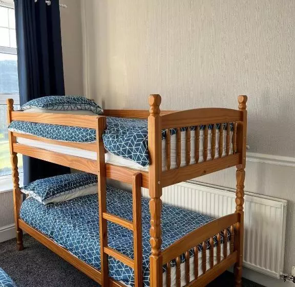 تختخواب و صبحانه Y Garth Guesthouse