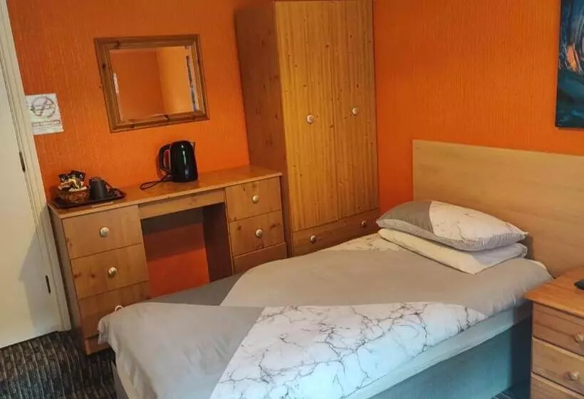 تختخواب و صبحانه Y Garth Guesthouse