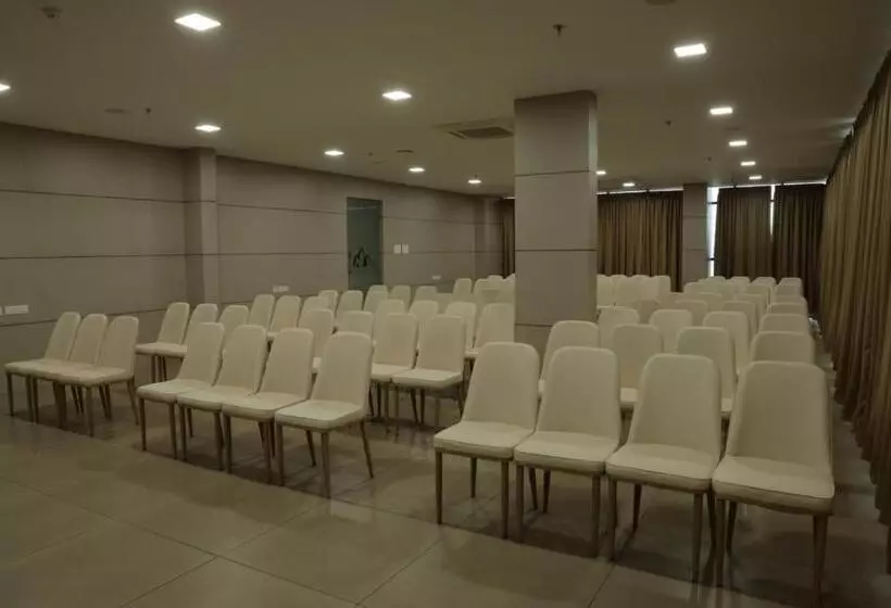 Dreamotel Luxury Suites