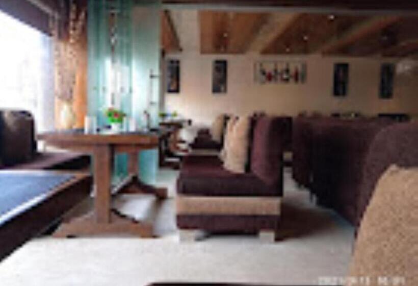 בית מלון כפרי Ashirwad Inn Korba