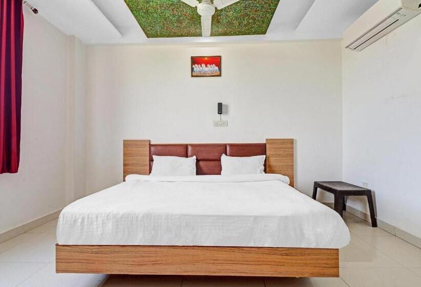 בית מלון כפרי Collection O Sheela Resort