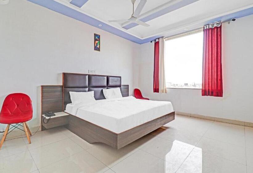 בית מלון כפרי Collection O Sheela Resort