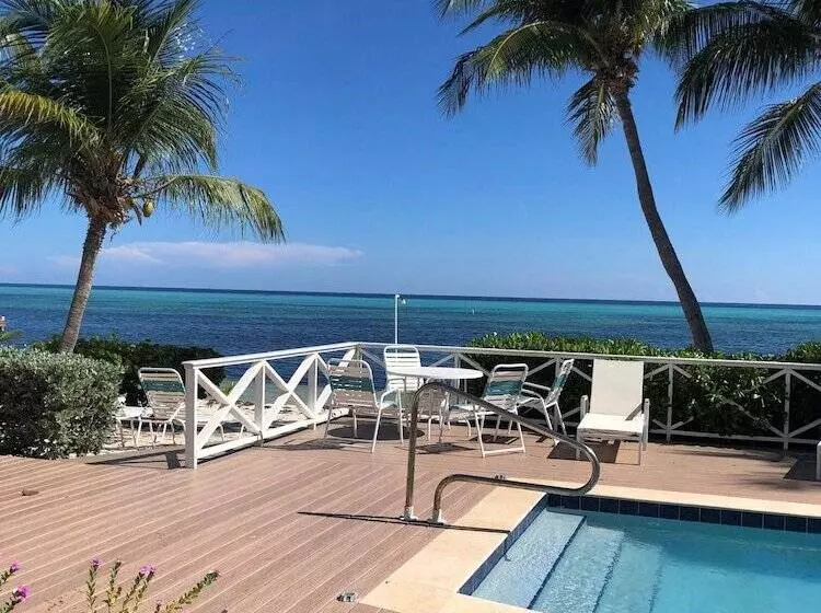 هتل Conch Club Cottage