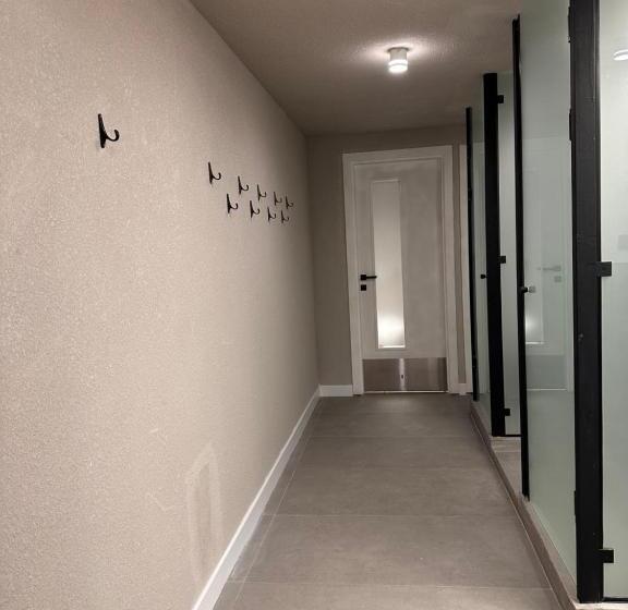 هتل کپسول Aq Minisuites