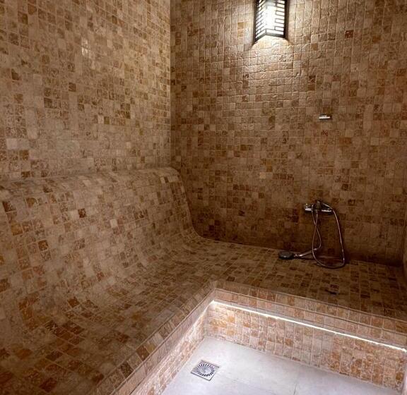 هتل کپسول Aq Minisuites