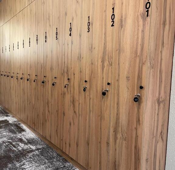 هتل کپسول Aq Minisuites