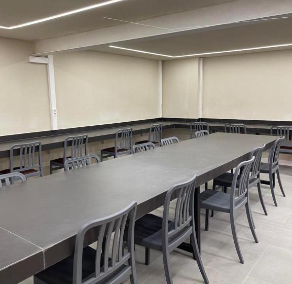 هتل کپسول Aq Minisuites