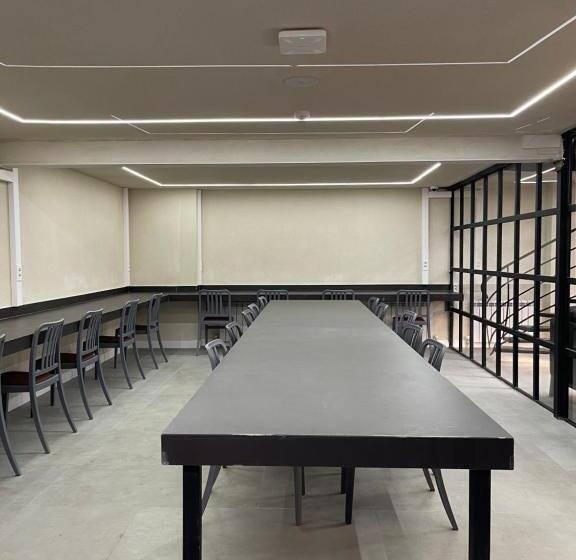 هتل کپسول Aq Minisuites