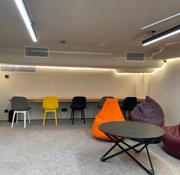 هتل کپسول Aq Minisuites