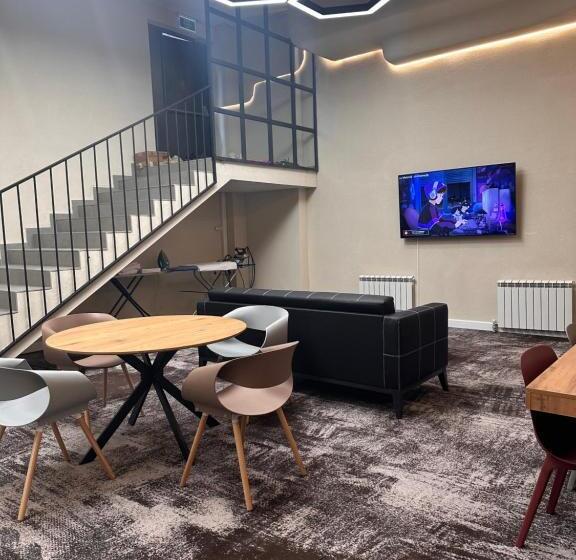 هتل کپسول Aq Minisuites