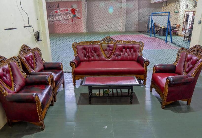 בית מלון כפרי Oyo 93161 Nurul Hikmah Homestay Syariah & Sport Center