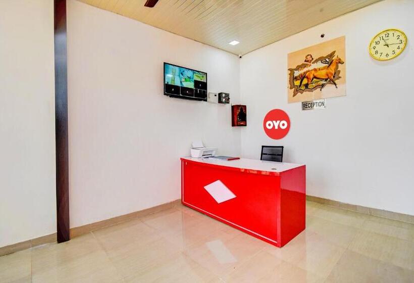 בית מלון כפרי Oyo Flagship Royal Star Residency
