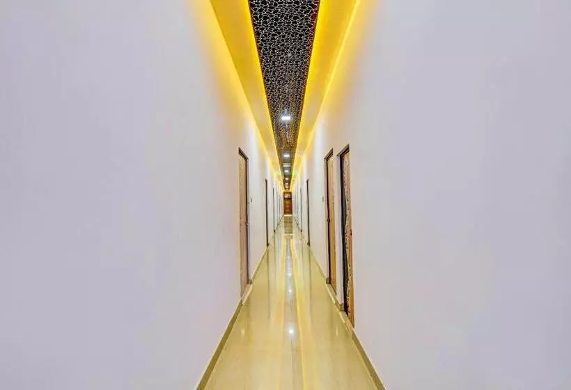 Hotelli Oyo Flagship Royal Star Residency