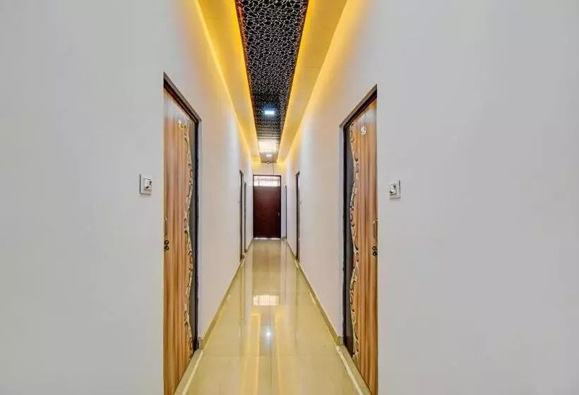Hotelli Oyo Flagship Royal Star Residency