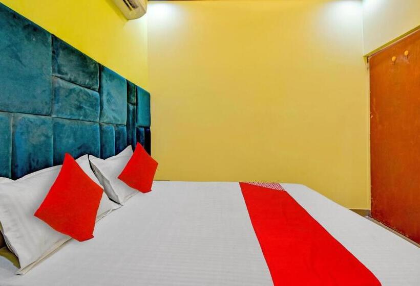 בית מלון כפרי Oyo Flagship Royal Star Residency