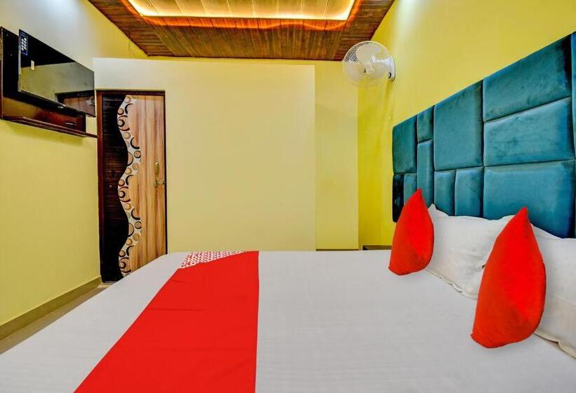 בית מלון כפרי Oyo Flagship Royal Star Residency