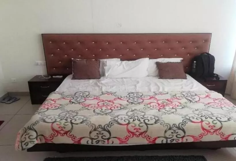 Hotelli Paradise, Patiala