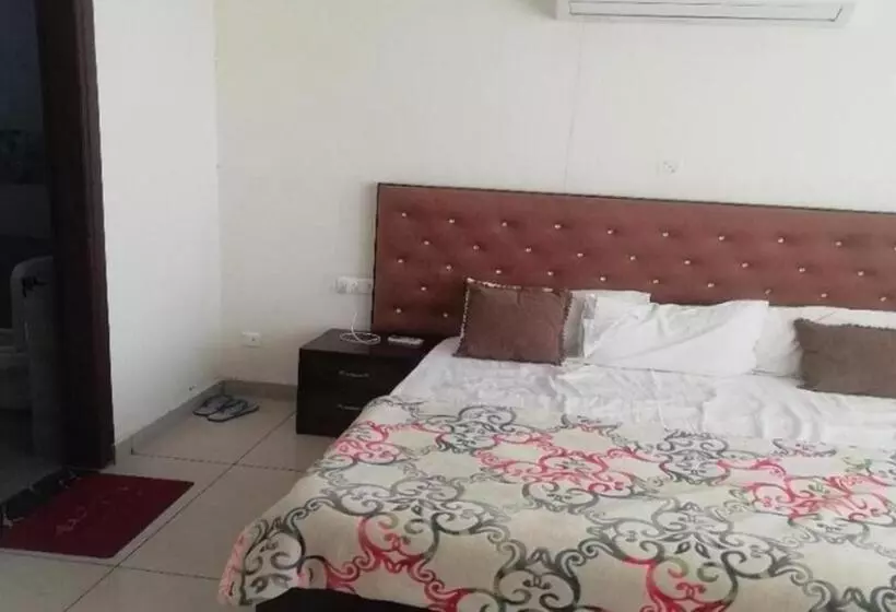 Hotelli Paradise, Patiala
