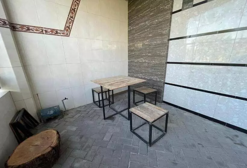 Hotelli Spot On 93149 Karman S Sari 1 Homestay Syariah