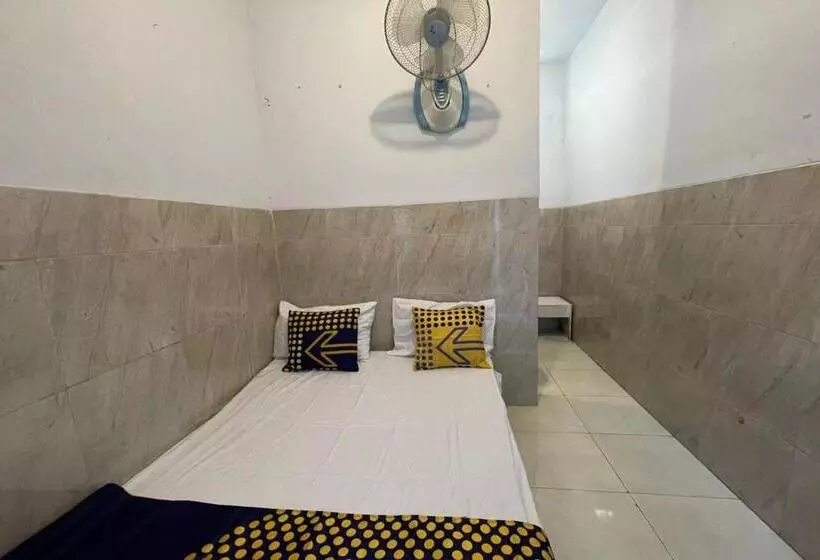Hotelli Spot On 93149 Karman S Sari 1 Homestay Syariah