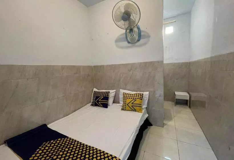 Hotelli Spot On 93149 Karman S Sari 1 Homestay Syariah