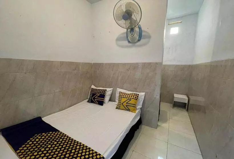 Hotelli Spot On 93149 Karman S Sari 1 Homestay Syariah