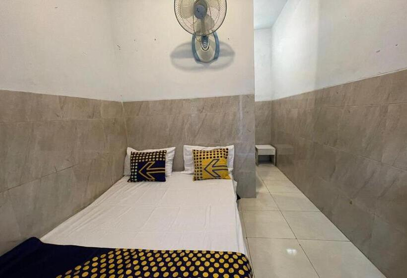 בית מלון כפרי Spot On 93149 Karman S Sari 1 Homestay Syariah