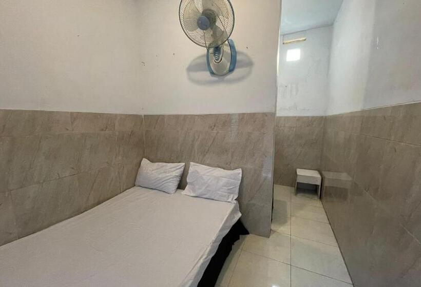 בית מלון כפרי Spot On 93149 Karman S Sari 1 Homestay Syariah