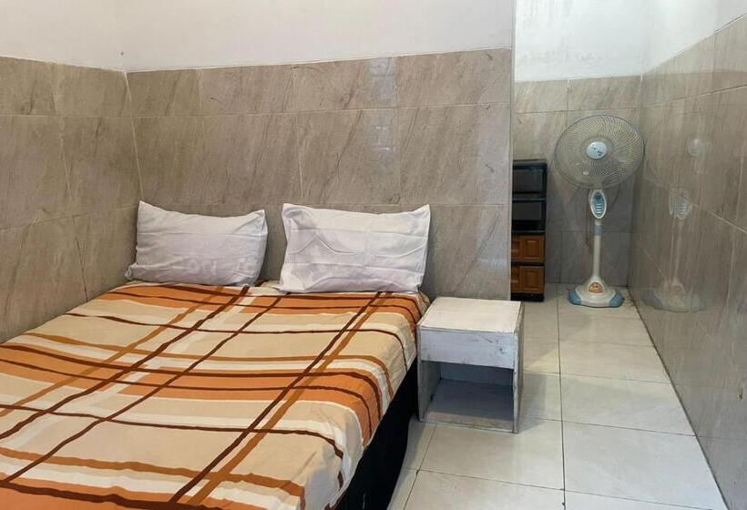 בית מלון כפרי Spot On 93149 Karman S Sari 1 Homestay Syariah