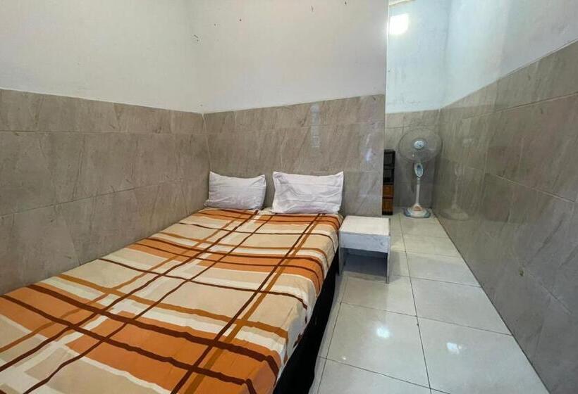 בית מלון כפרי Spot On 93149 Karman S Sari 1 Homestay Syariah